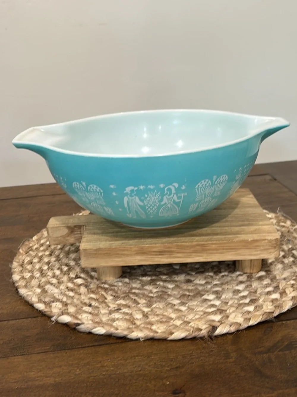 Vintage Pyrex Amish Butter print Cinderella bowl  444